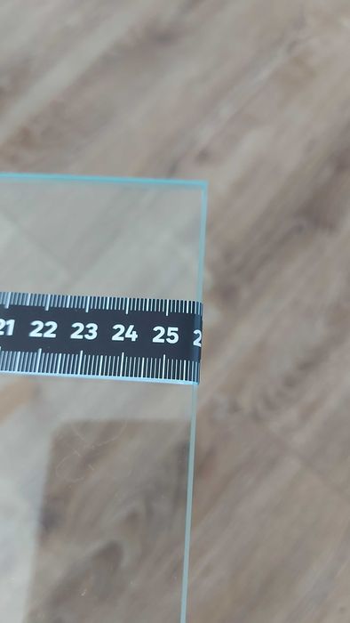 Szklana półka do mebli