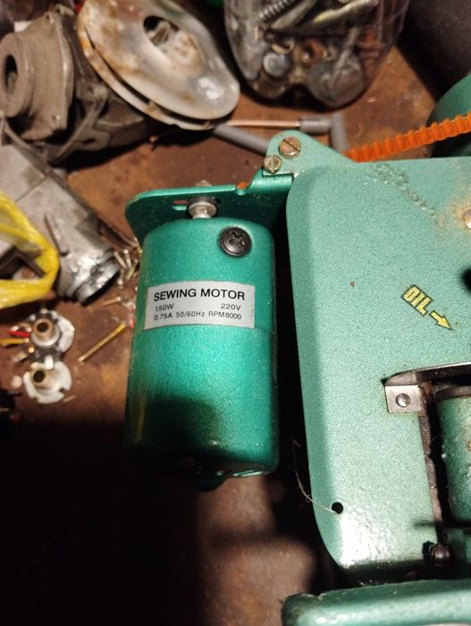 Продам робочий оверлок