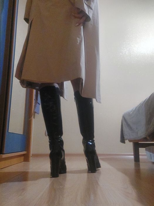 Ботфорти чорні лаковані