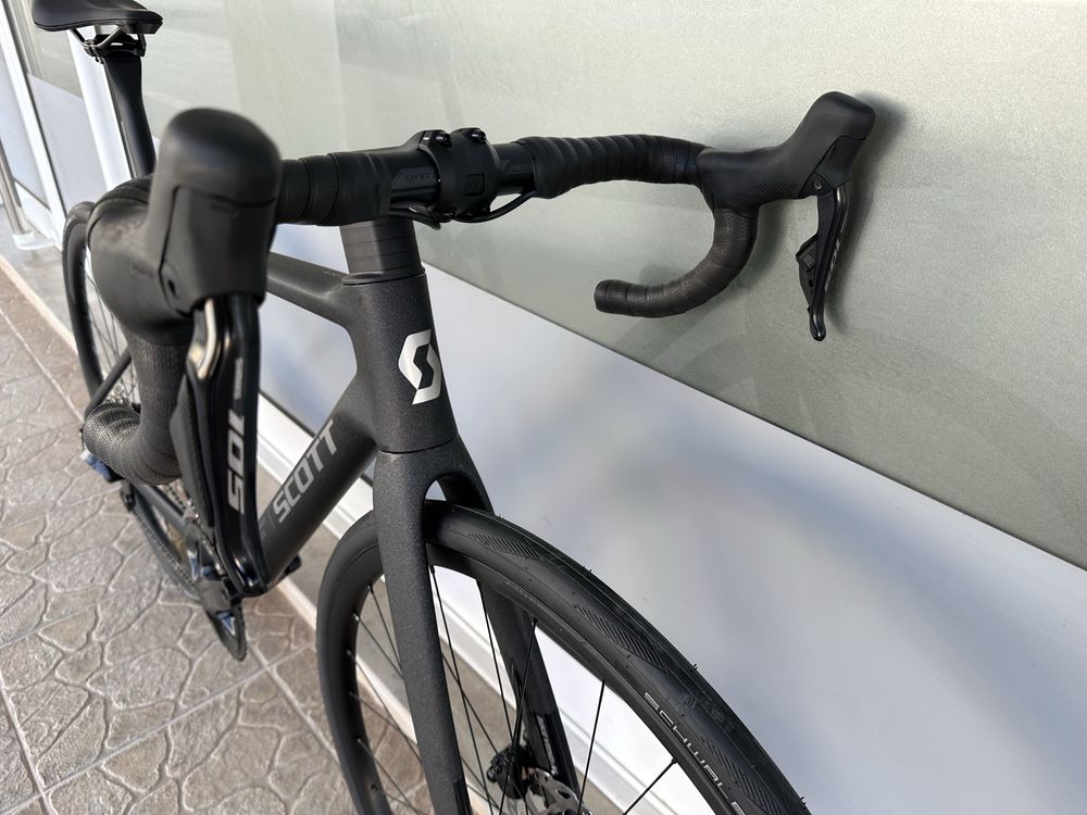 Bicicleta Scott Addict 40 - modelo 2025 di2