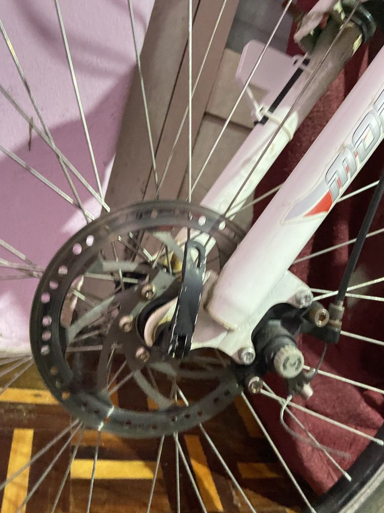 Bicicleta Emt full suspension com travões a disco