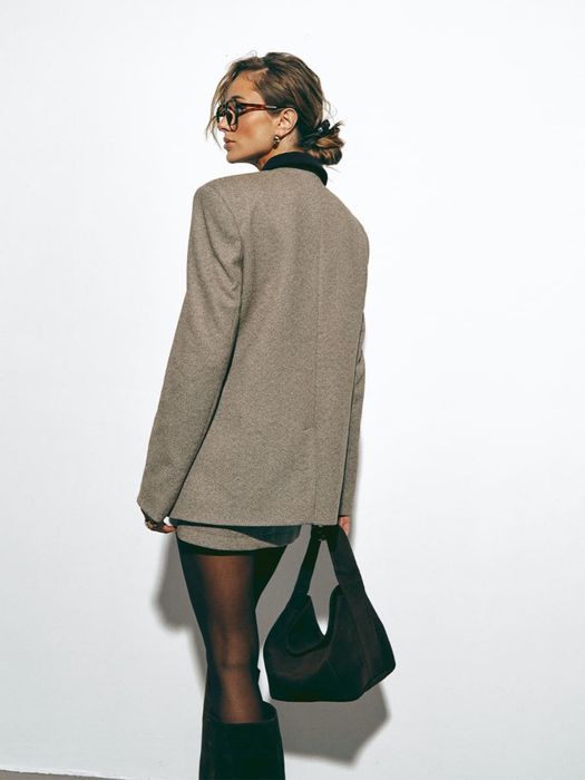 Жакет коричневого кольору з вельветовим коміром One by one