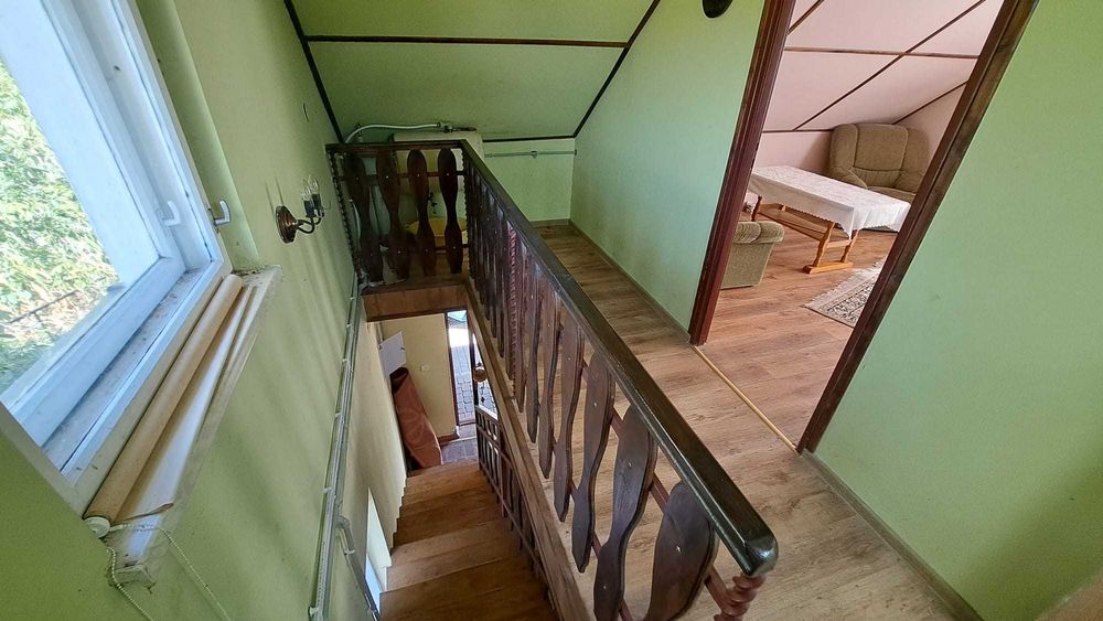 Dom na wsi z pięknym widokiem i dużą działką - Podzamcze
