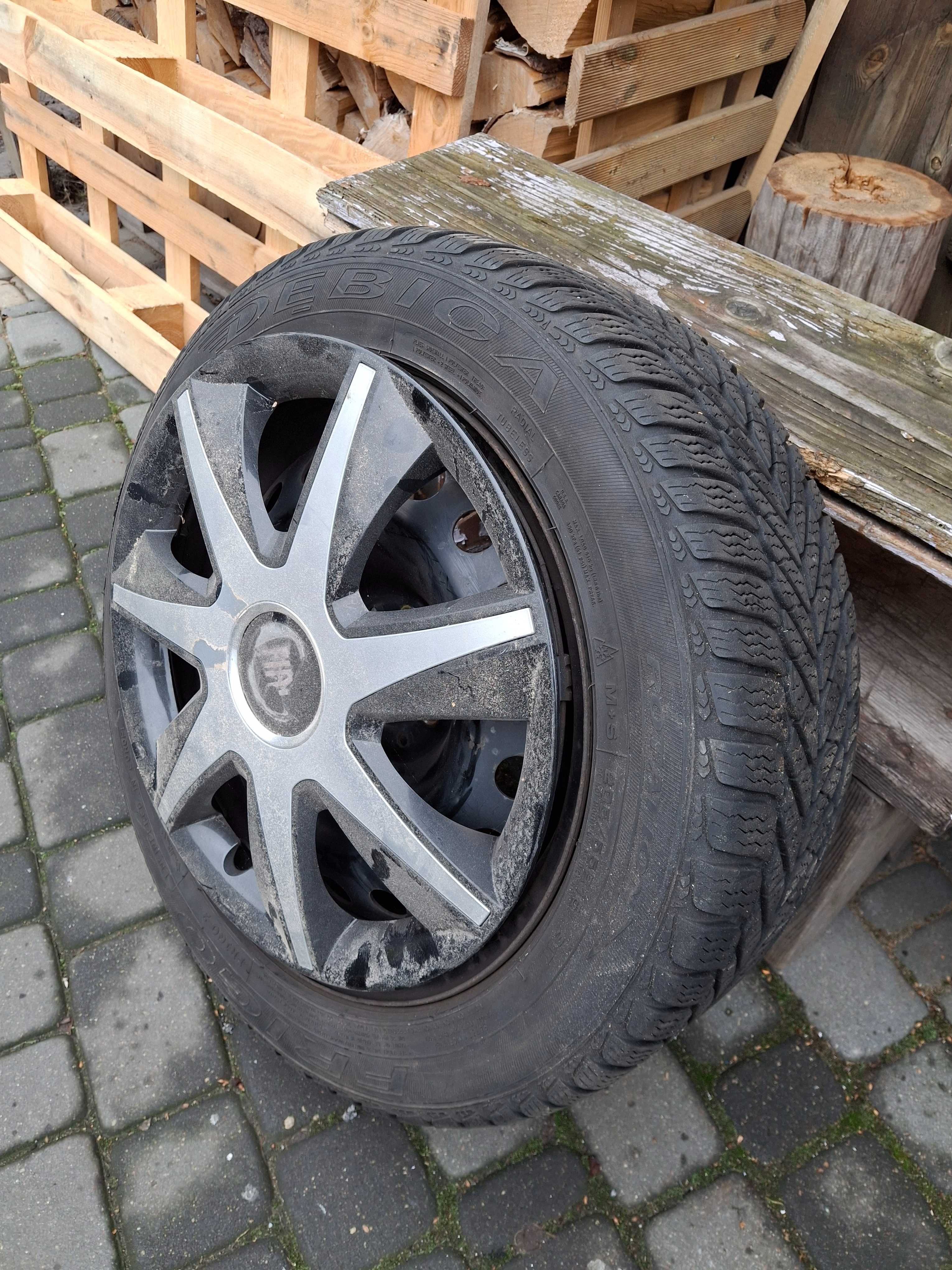 Fiat Bravo 16 oryginalne felgi z oponami plus kołpaki