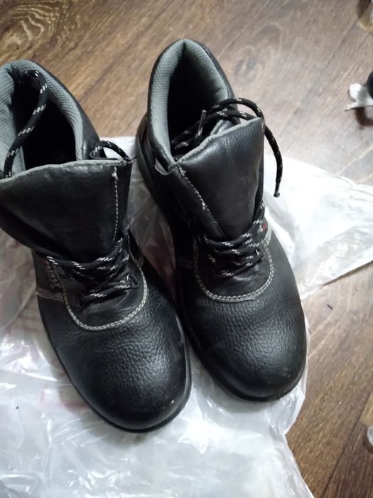 Ботинки спецовые(б/у)