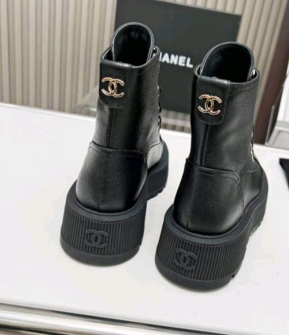 Chanel czarne 35 36 Hit  traperki