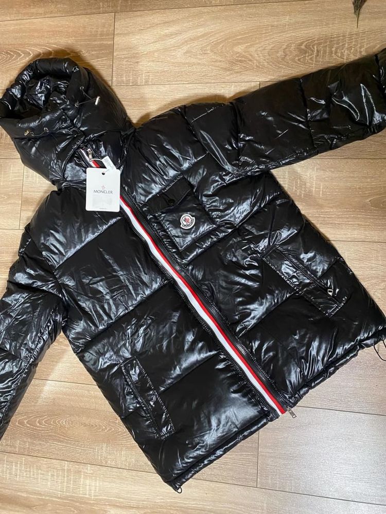 Пуховик Moncler