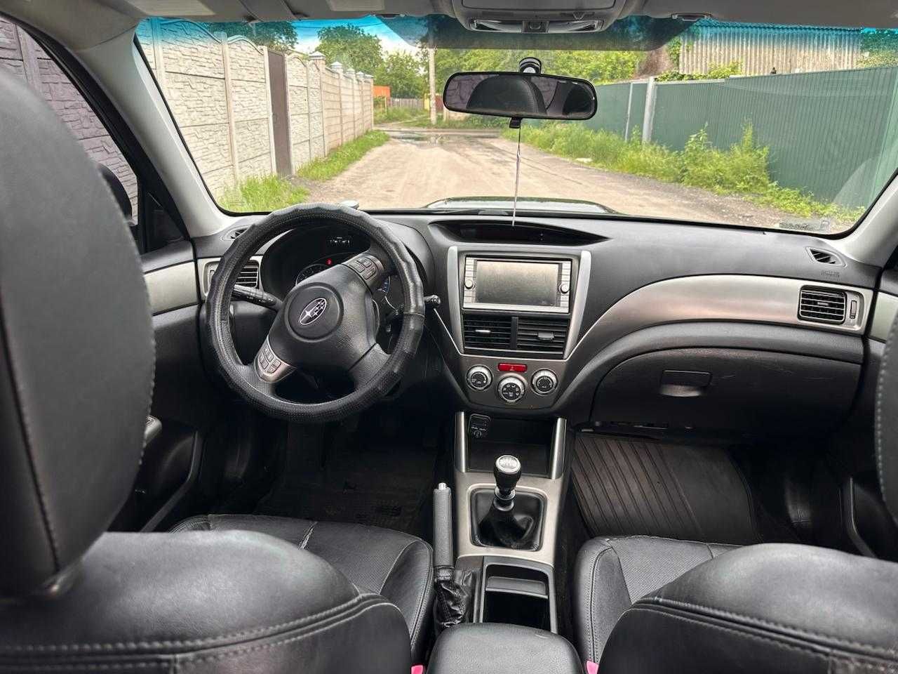 Subaru Forester 2.0D 2010 • Повний привід • Шкіра • Люк
