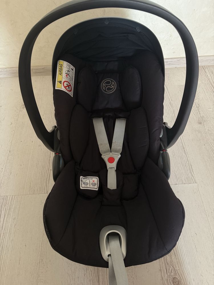 Автокрісло cybex cloud Z deep black чорне