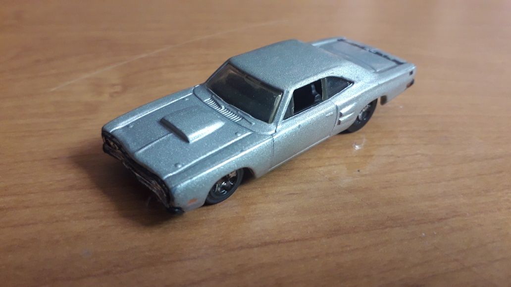 Машинка Dodge Coronet Super Bee 1969 от Hot Wheels. DCC 2007.