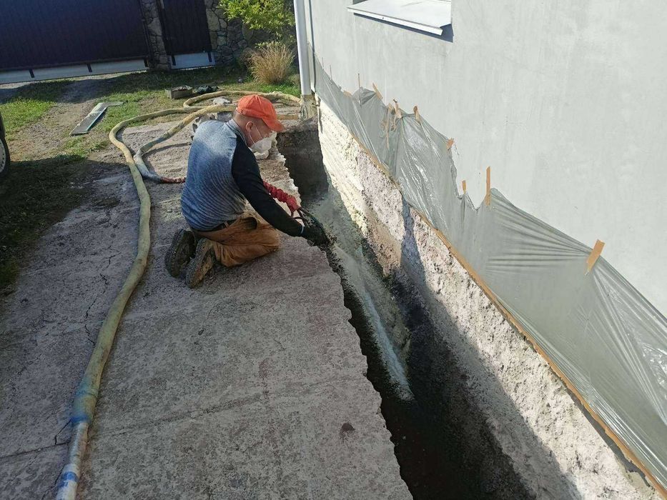 Утеплення піною горища, мансарди ППУ, гідроізоляція полісечовиною