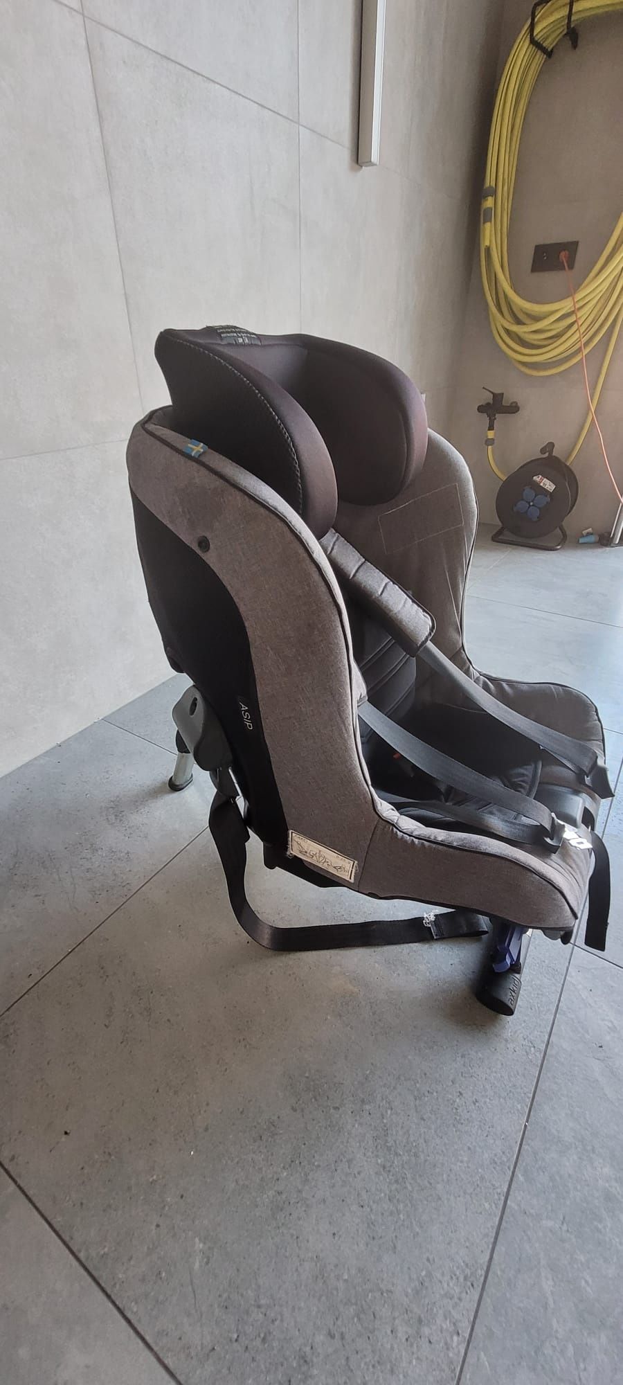 Fotelik samochodowy Axkid Minikid 2.0 grey