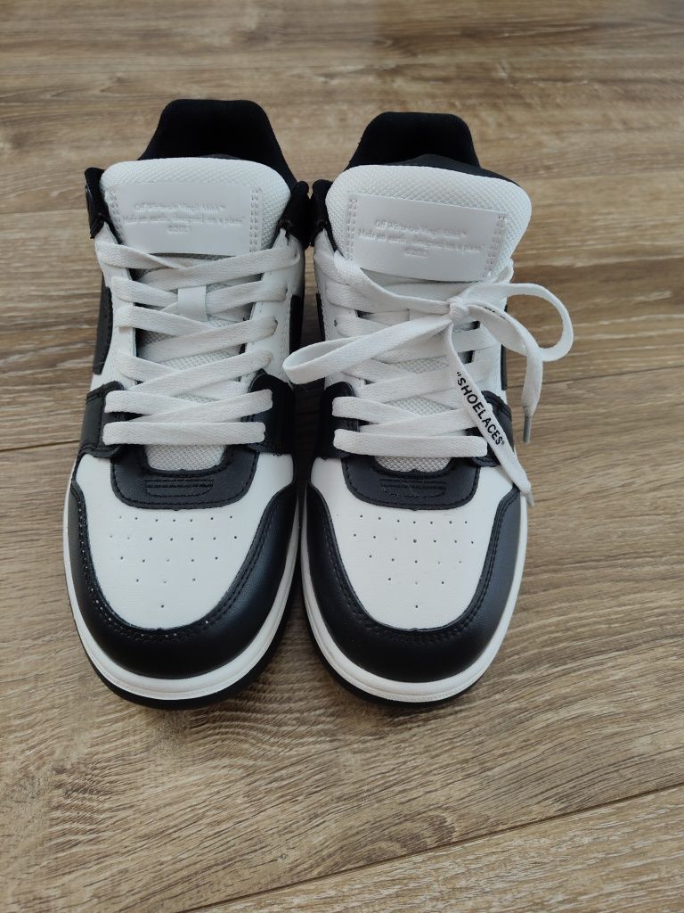 Czarne sneakersy off-white out off office 40