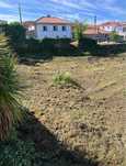 Faço limpeza de terrenos/jardins
Para mais informações 
     93 44 64