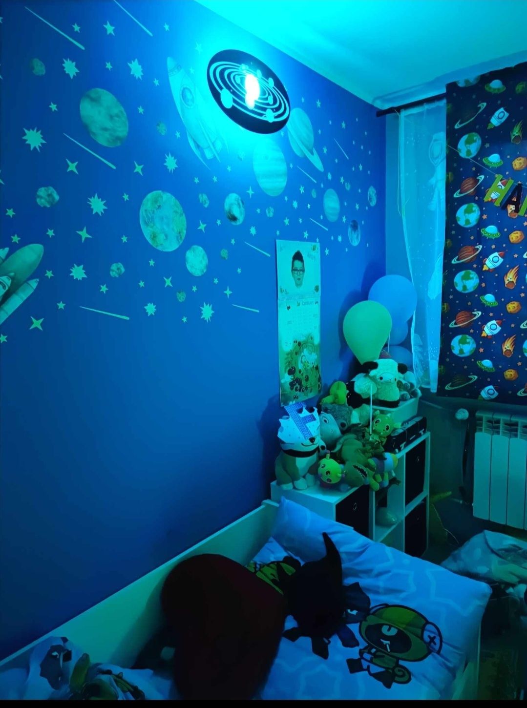 Lampka led z motywem kosmosu
