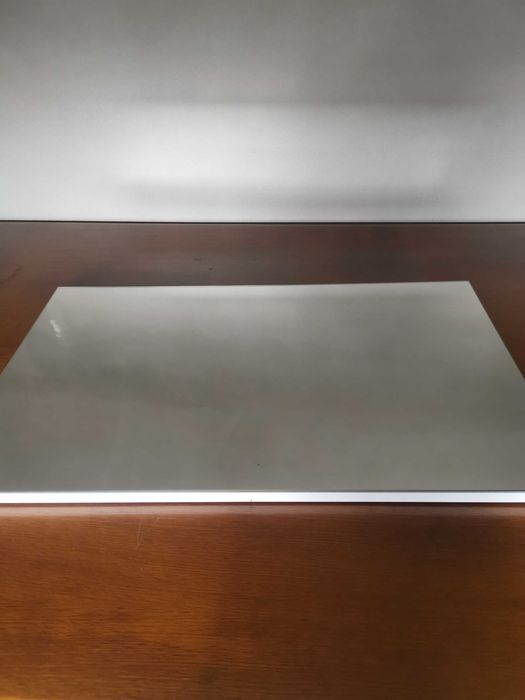 Espelho novo com moldura branca