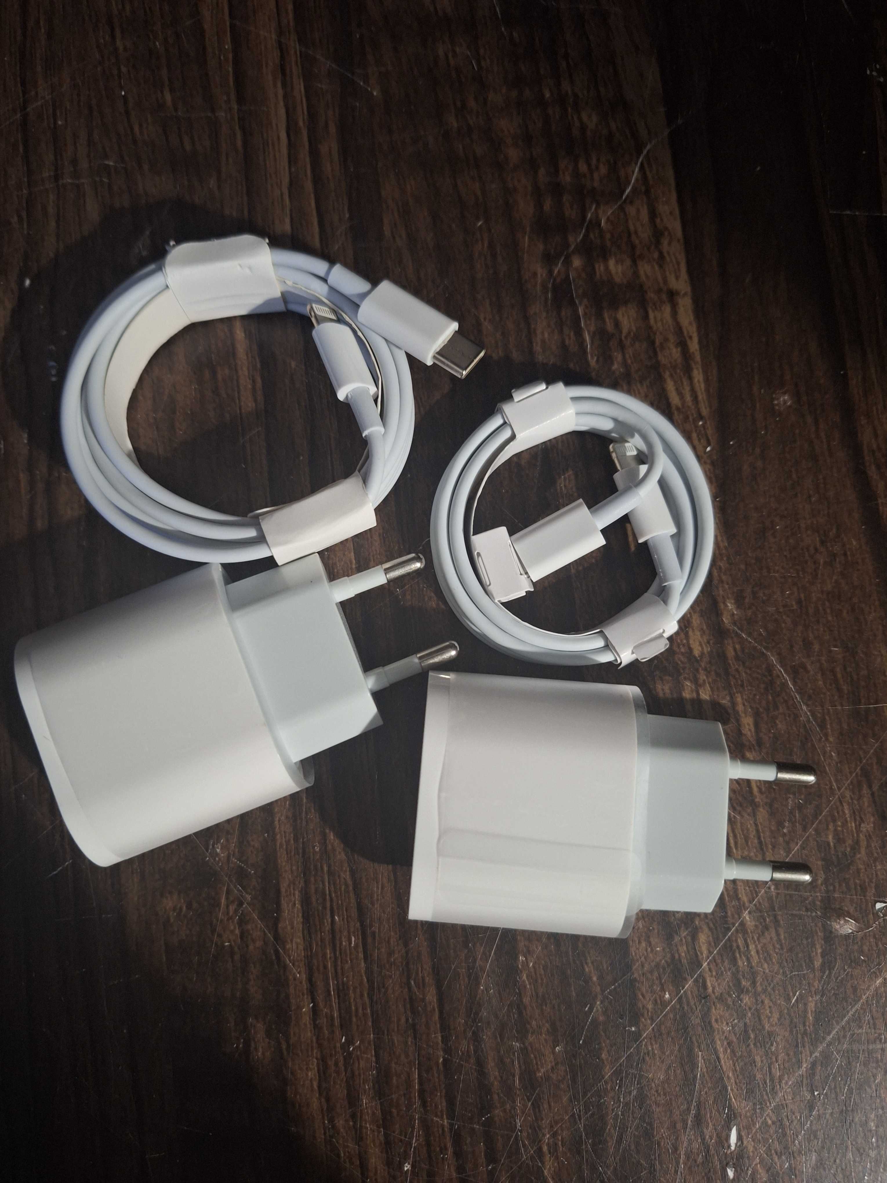 Ładowarka do IPhone'a. Dwie w zestawie