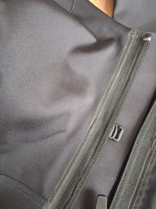 Biustonosz sportowy 90 F