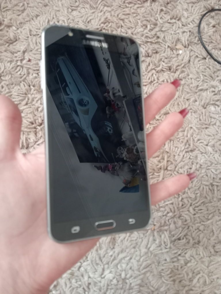 Телефон Samsung j700 h