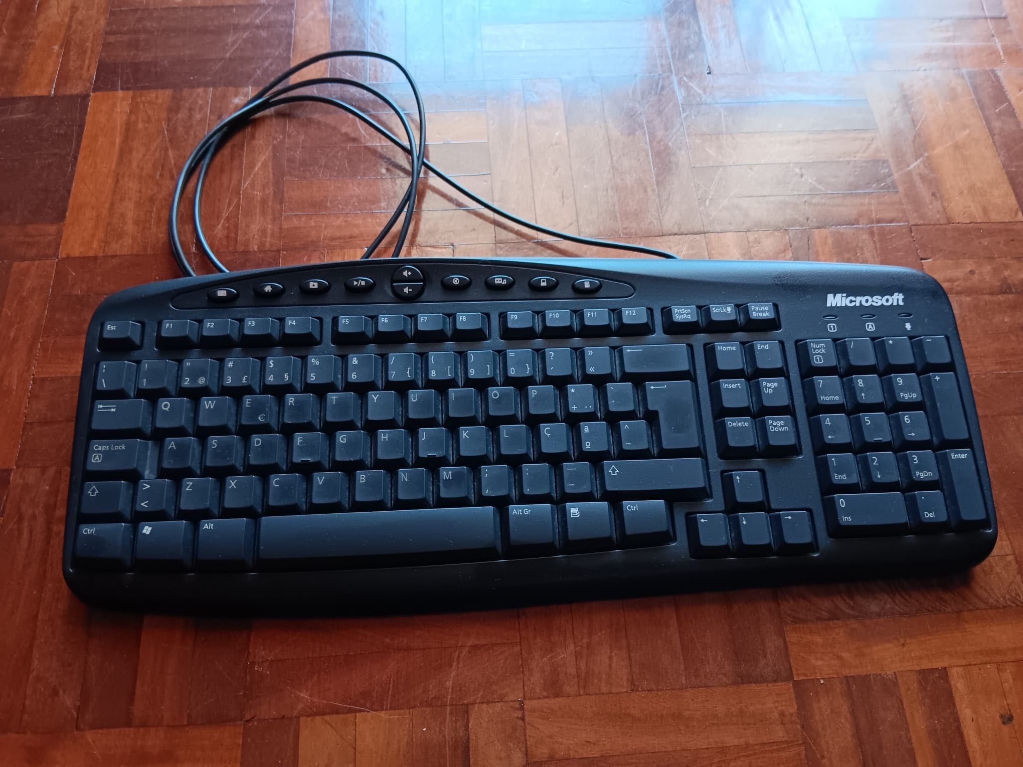 Monitor pc LG + teclado microsoft
