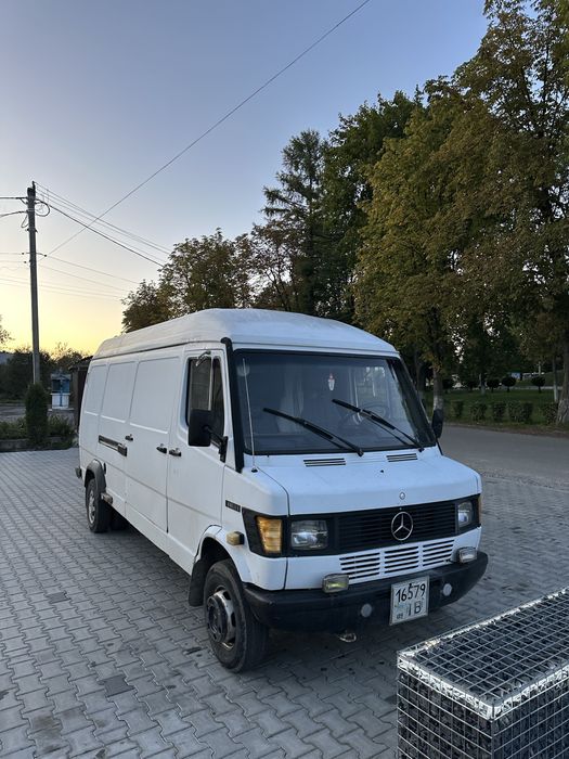 Mercedes 410 609. Sprinter rex vario