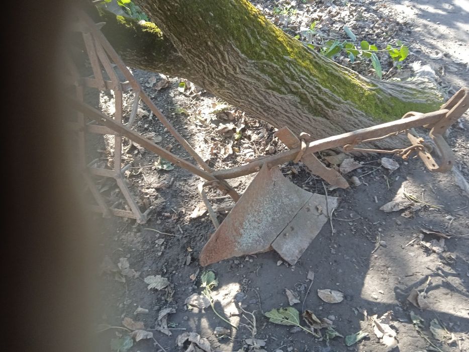 Кінний плуг з бороною бу