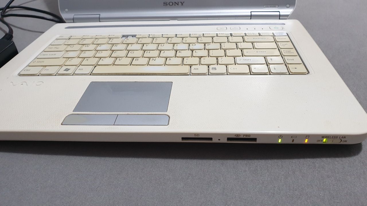Sony vaio laptop... sprawny