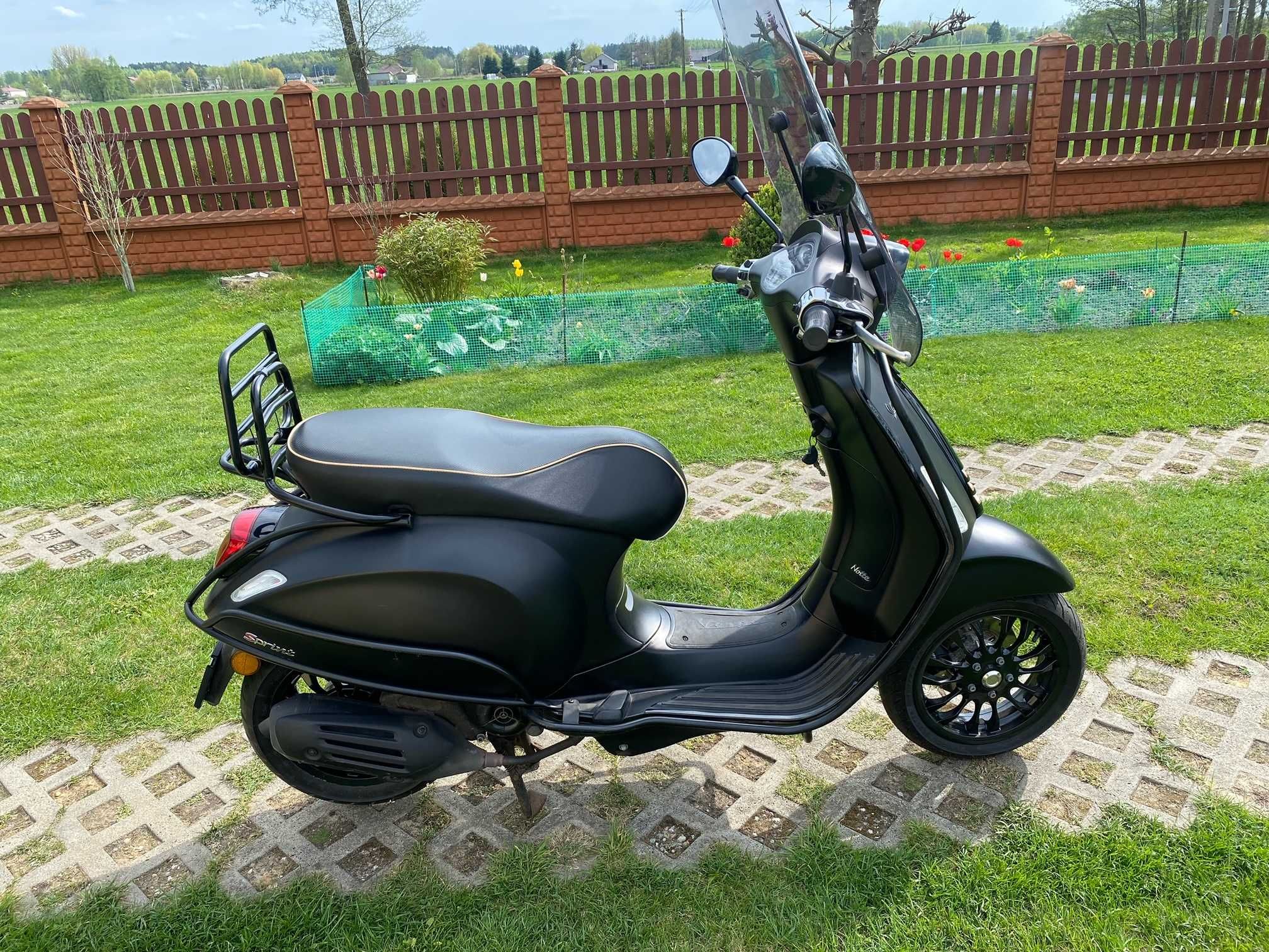 Vespa Sprint 50 Notte