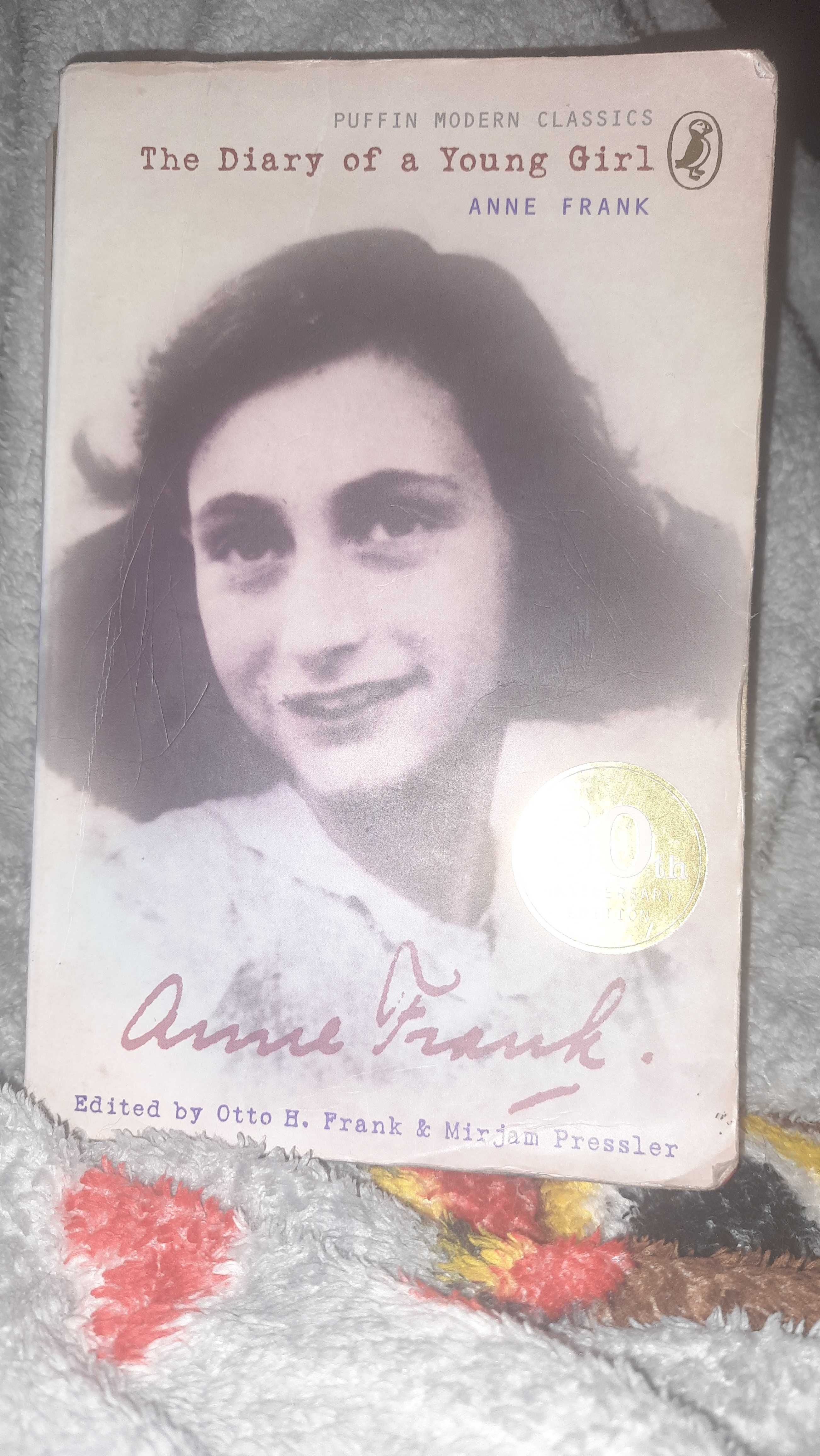Продам книгу " The diary of young girl " Anne Frank