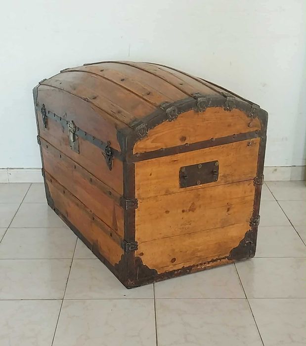 Arca / Baú ANTIGO (Recuado). "RESTAURADO"