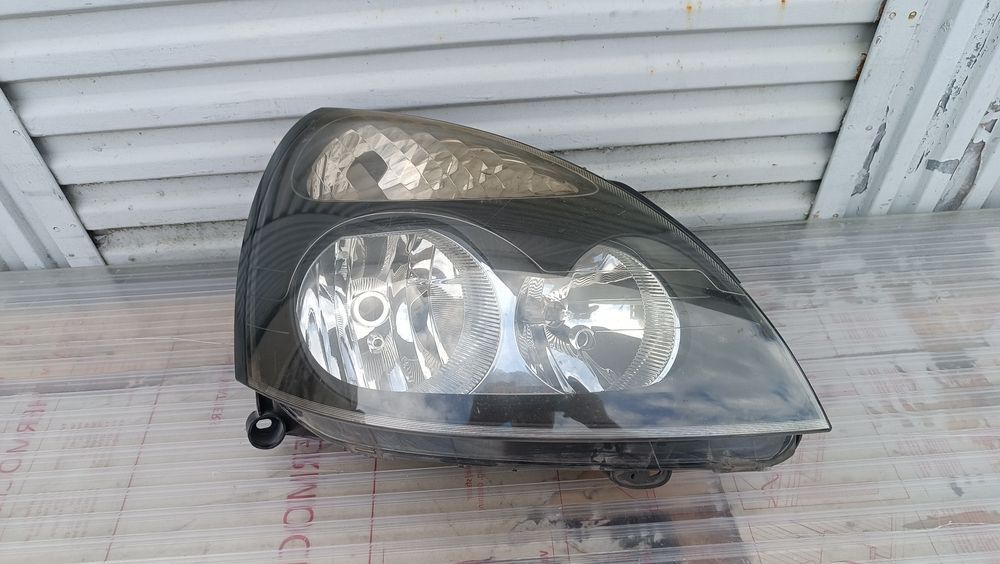 Vendo farol direito de Renault Clio 2 ano 2001/05