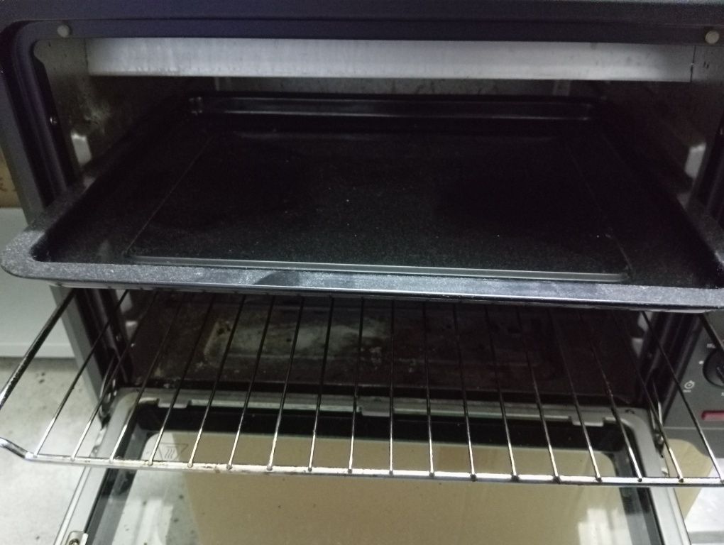 Forno elétrico preto