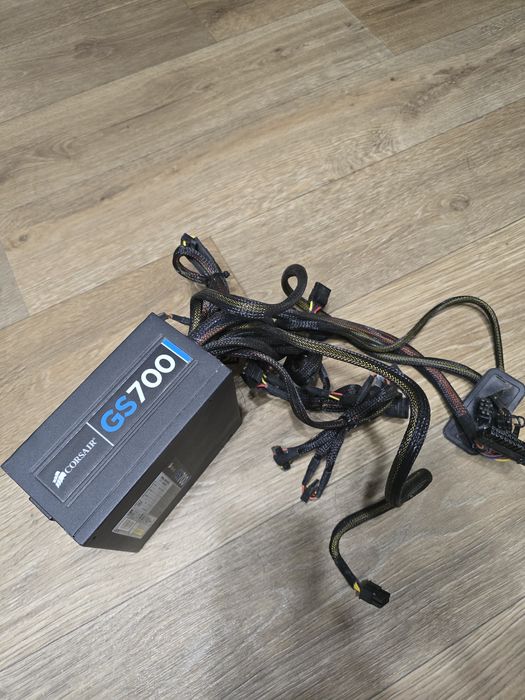 ТОП!Блок живлення Corsair GS700