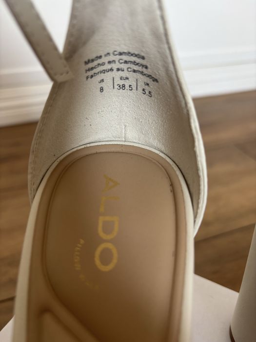 Sandálias Aldo Brancas