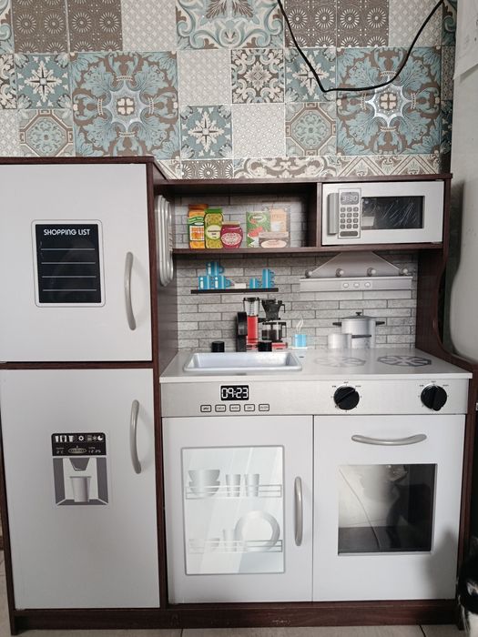 Дитяча іграшкова кухня