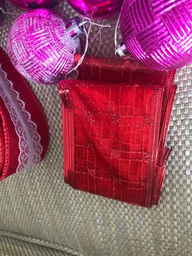 Bolas, enfeites e castiçais de Natal