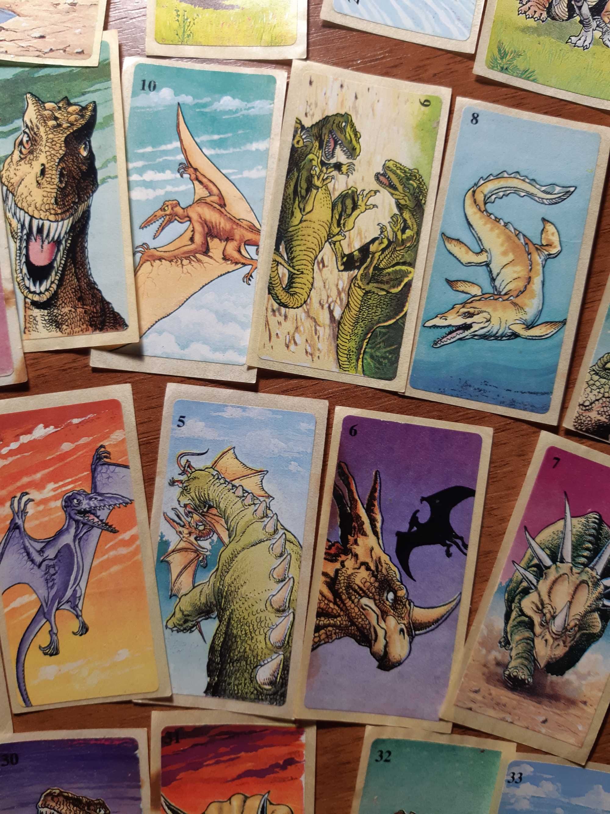 Продам коллекцию наклеек "Динозавры"