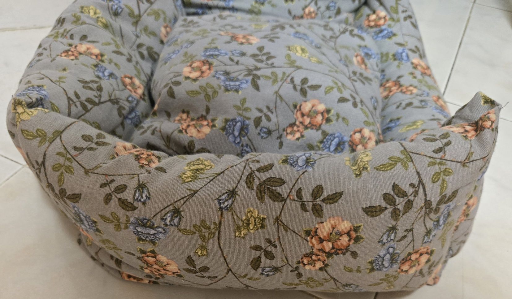 Cama para cão com almofada amovível