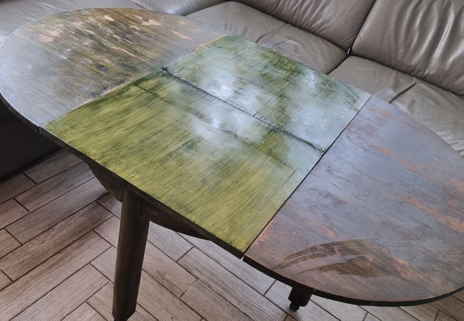 Stary stół-stolik