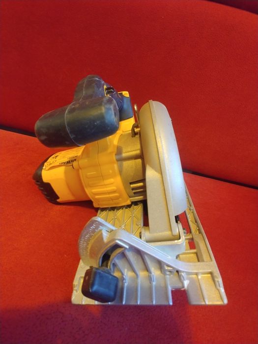 Piła tarczowa dewalt dcs391