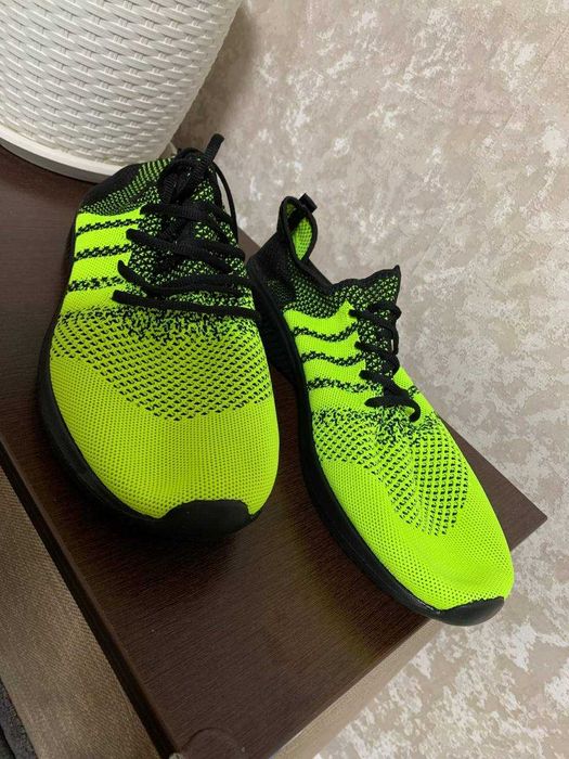 Кросовки 51 размер, стелька 33/33.5 см.