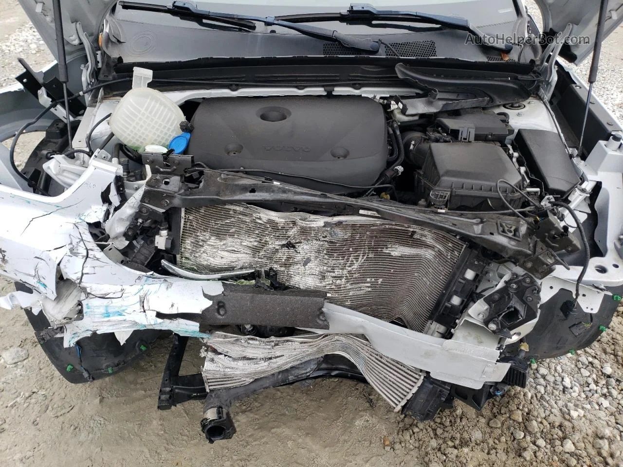 Продам автомобиль Volvo xc40
