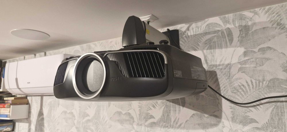 Projektor Epson EH-TW9400 mało godzin