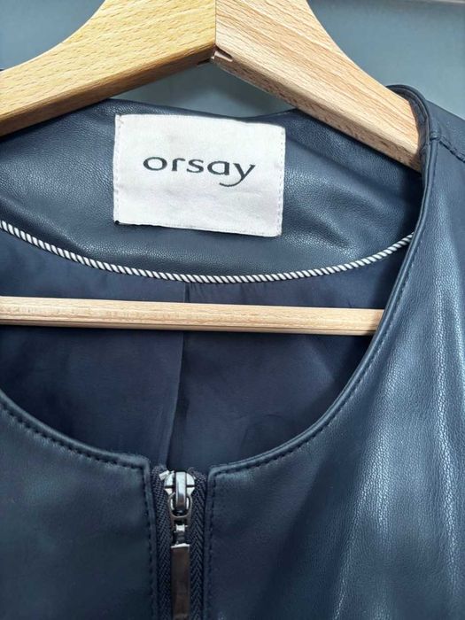 Czarna kurtka ze skóry ekologicznej Orsay – elegancka i dopasowana