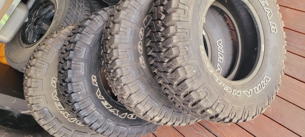 Good Year Wrangler MT/R 265/75/16