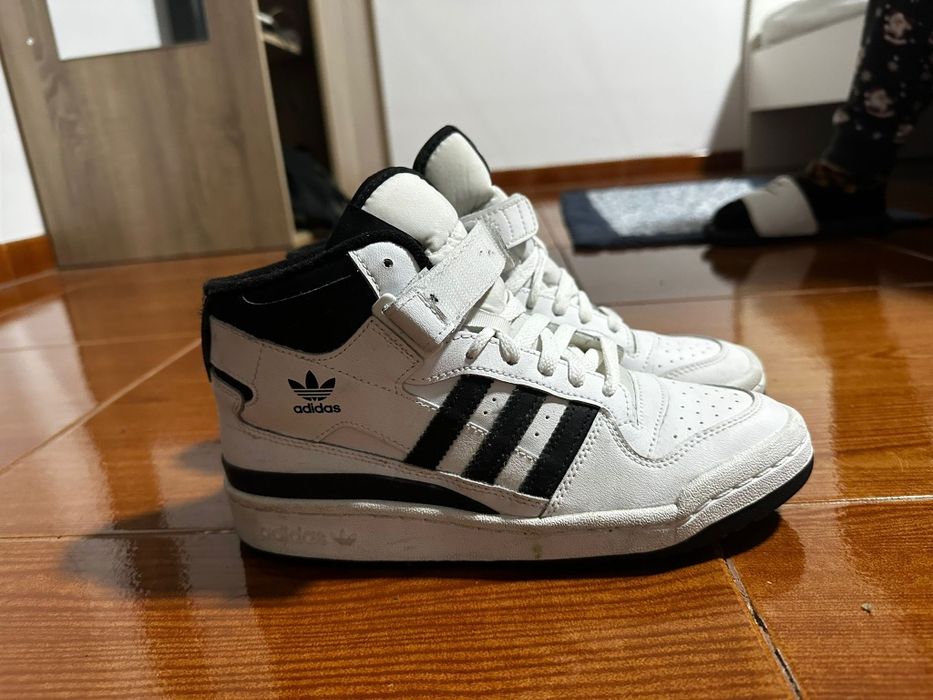 Sapatilhas Adidas n. 38.5