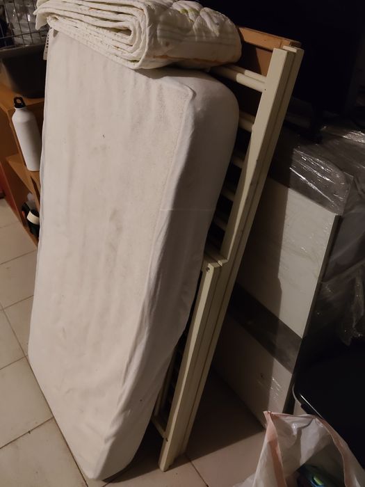 Berço com colchão
