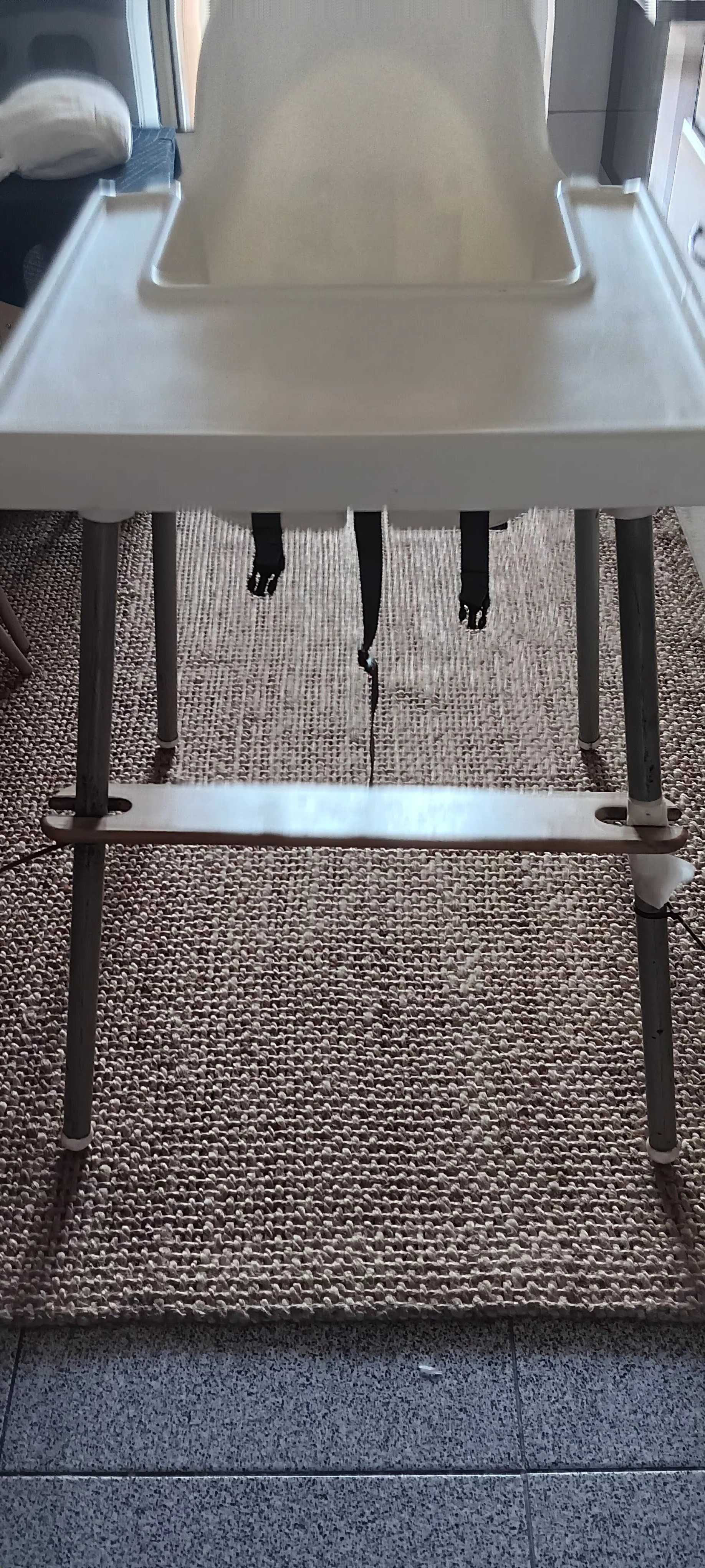 CADEIRA REFEIÇÃO (IKEA) COM SUPORTE PARA PÉS