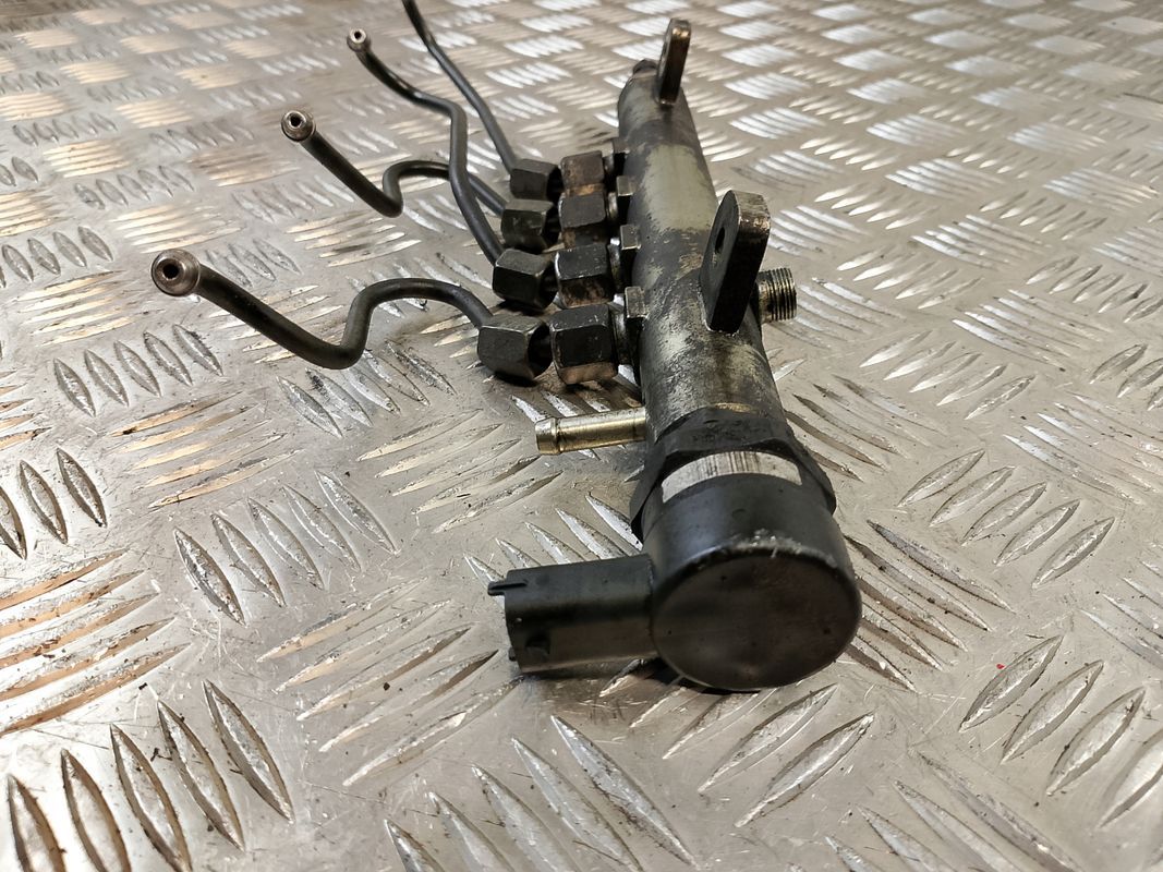 Listwa Wtryskowa Opel Signum 1.9 Cdti Bosch