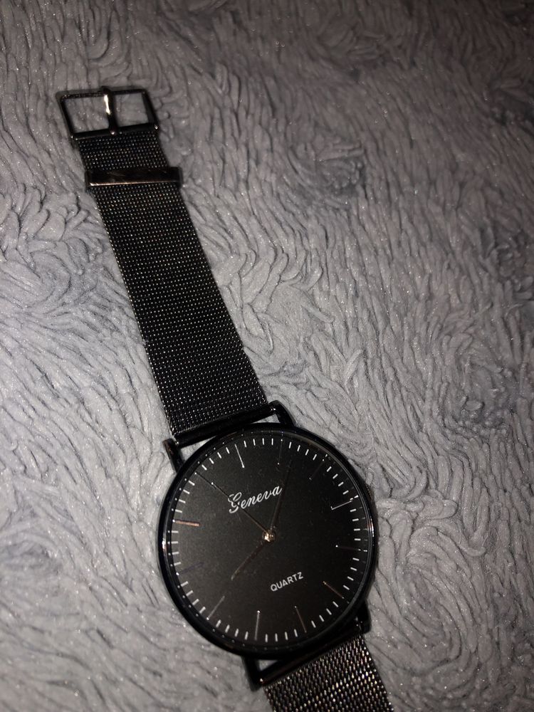 Czarny zegarek Geneva